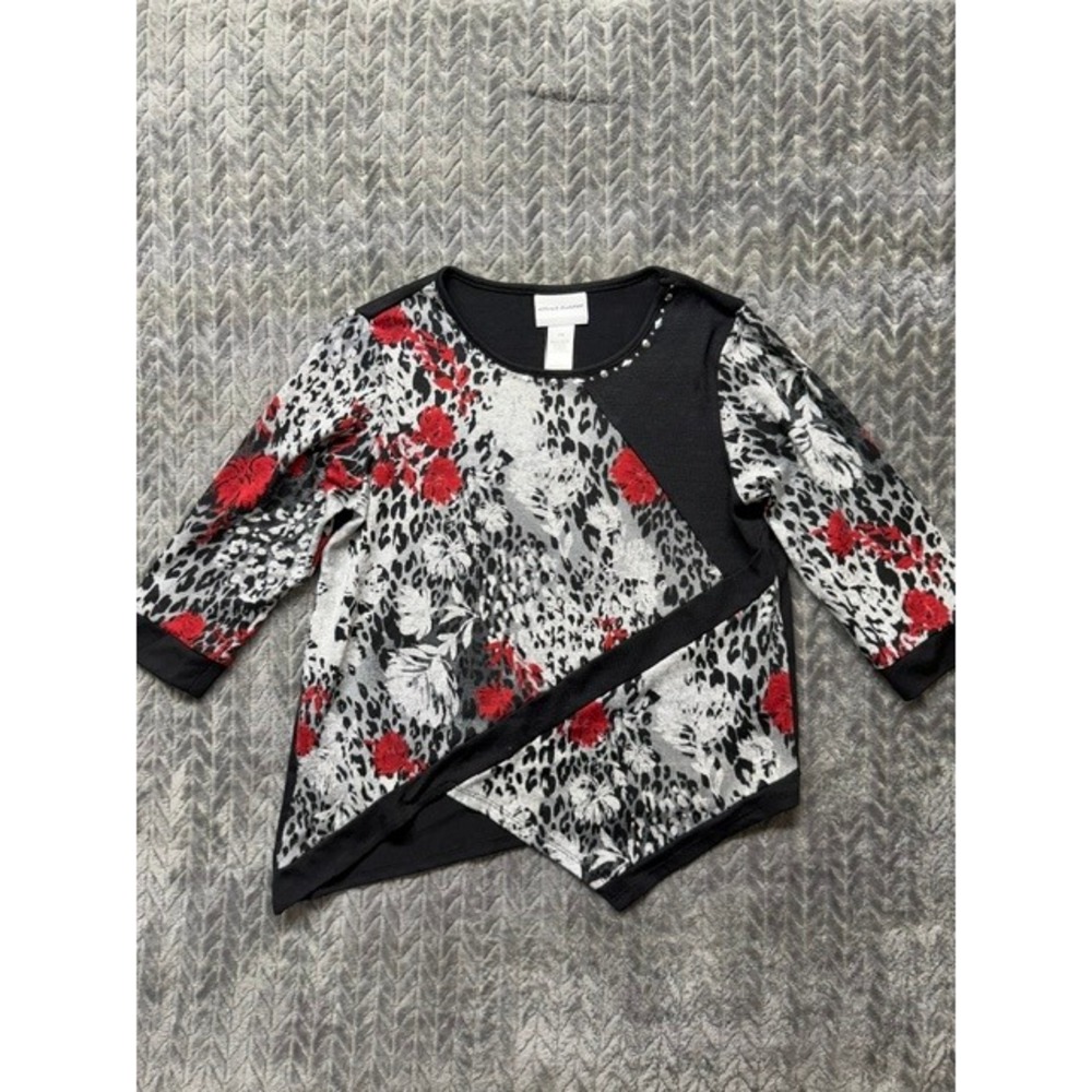 Alfred Dunner Petite Leopard Floral Asymmetrical Studded Top Black Red PS 0426